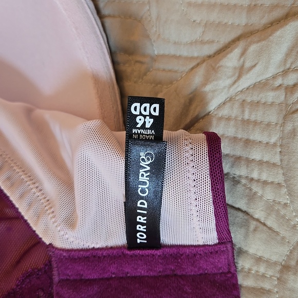 Torrid Lace Lightly Lined Balconette Bra - Size 46DDD - Picture 4 of 6